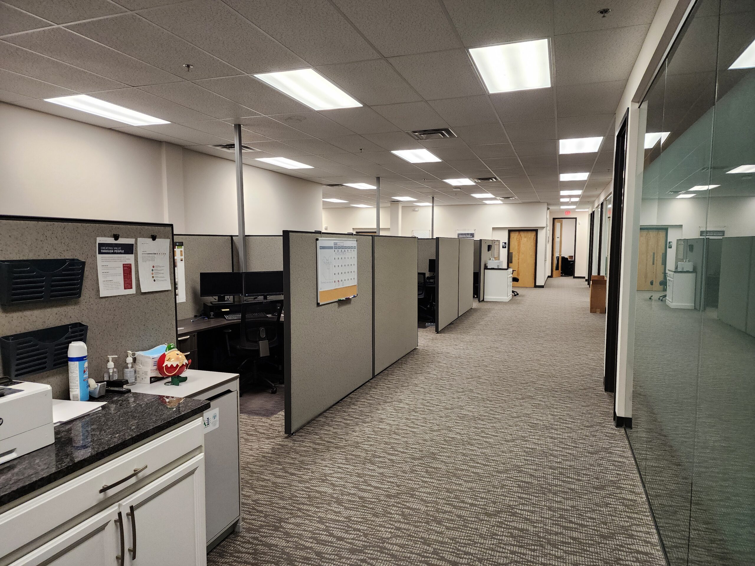 Commercial office space that's been professionally cleaned